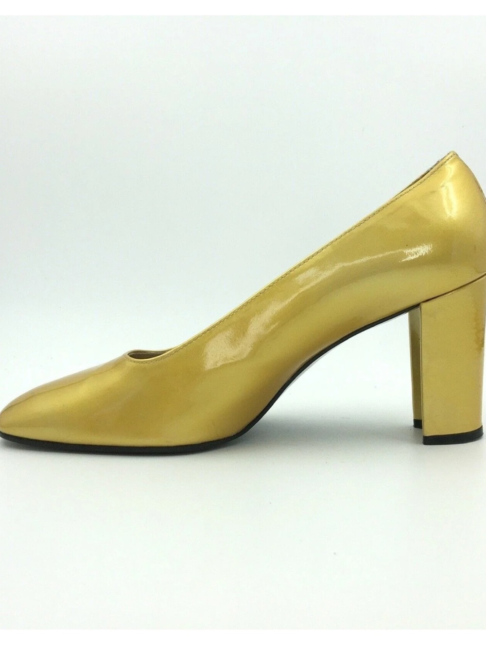 Stuart Weitzman Patent Leather Classic Gold Pumps Size 11B